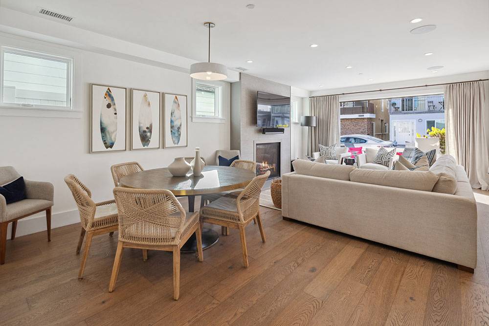 Interior of Basilica di Santo Spirito showcasing Brunelleschi’s architectural design with high ceilings and symmetrical arches.