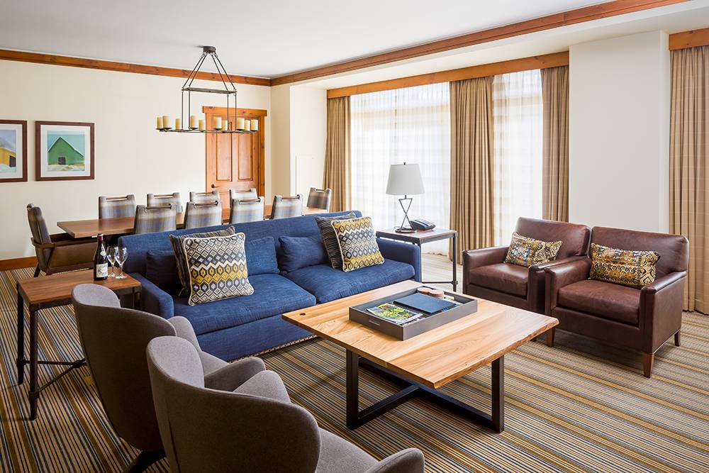 Interior of Basilica di Santo Spirito showcasing Brunelleschi’s architectural design with high ceilings and symmetrical arches.