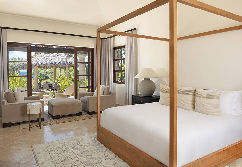 Interior of Basilica di Santo Spirito showcasing Brunelleschi’s architectural design with high ceilings and symmetrical arches.
