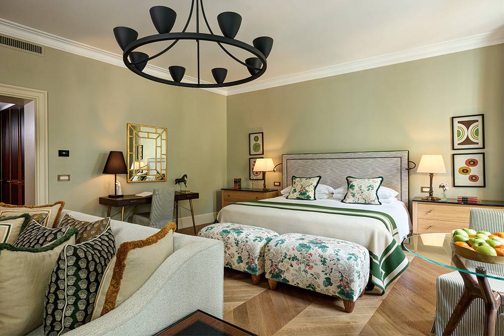 Interior of Basilica di Santo Spirito showcasing Brunelleschi’s architectural design with high ceilings and symmetrical arches.